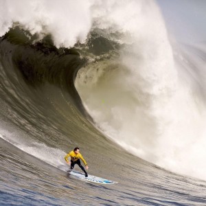 【爱游戏】兰代尔弧顶三分如冷箭出鞘 灰熊窒息防守令快船叫停