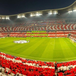 ayx_绿茵传承温情时刻 阿隆索与维尔茨赛后相拥互换球衣见证师徒情谊