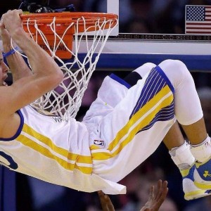 爱游戏官方链接-中超焦点战，克雷桑与莫伊塞斯联袂发威，山东泰山2-0轻取沧州雄狮