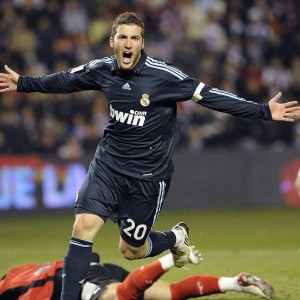 爱游戏官方链接|女子电竞现状揭秘，战队娱乐化转型，三无症结亟待解决